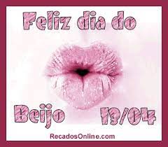 Savelly_Feliz_Dia_do_Beijo_008.gif